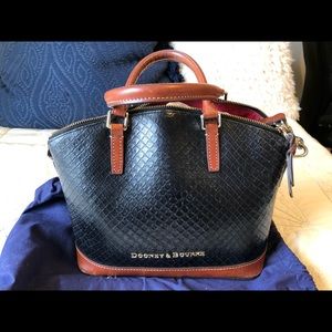 Dooney & Bourke purse.